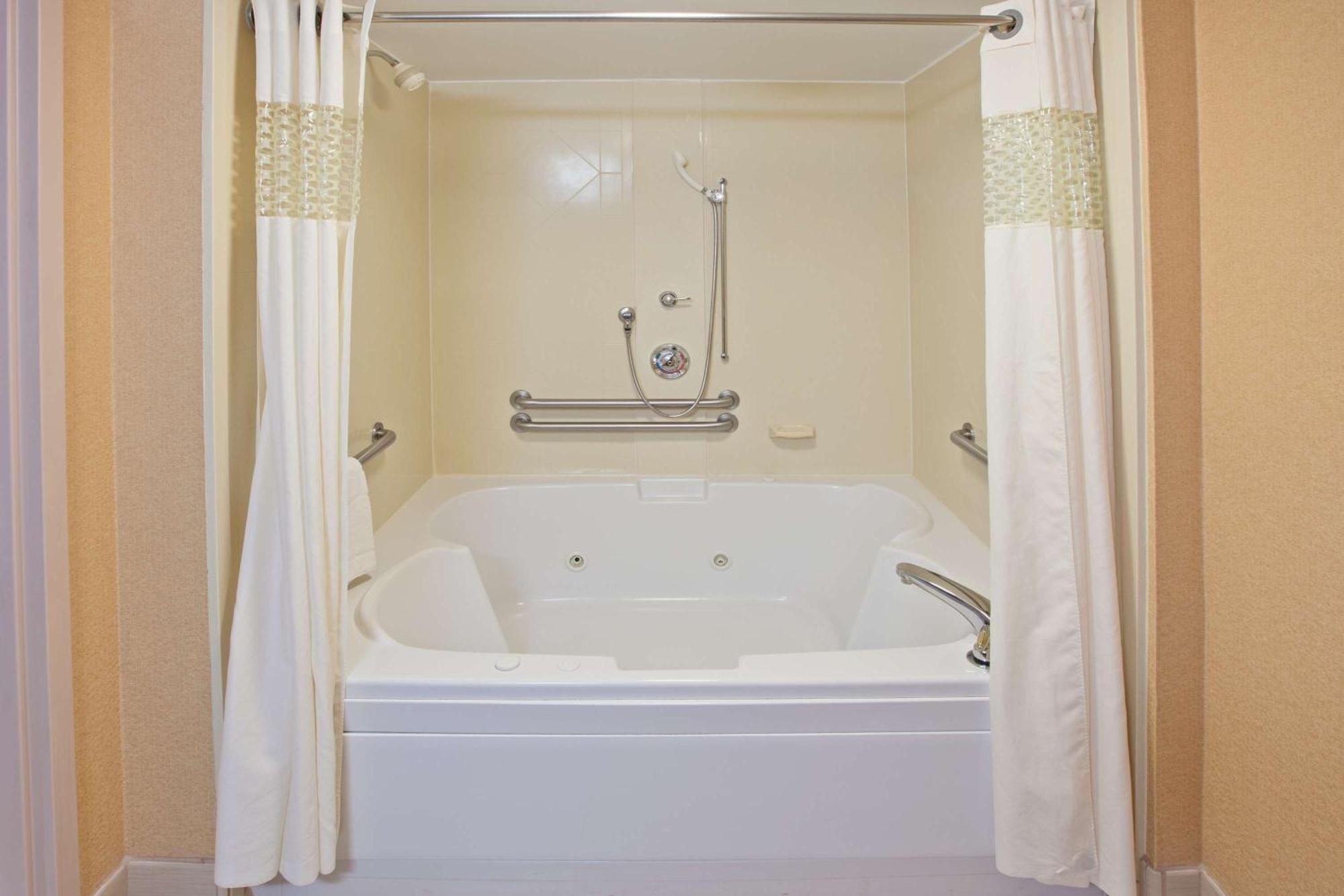 Hampton Inn Marietta Exterior photo